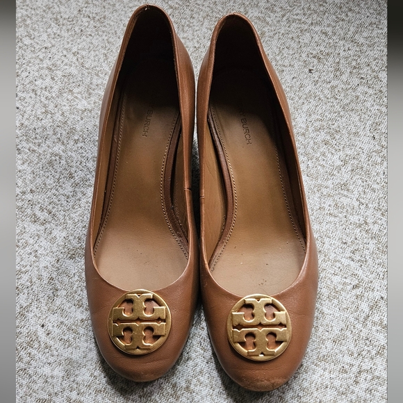 Tory Burch nude heels - Picture 3 of 8